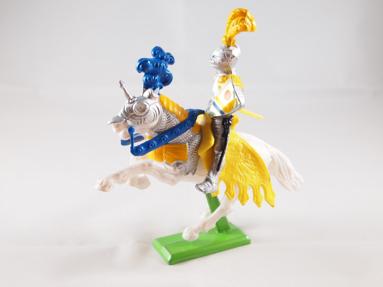 Britains Riding Knight with Lance and Yellow Plume