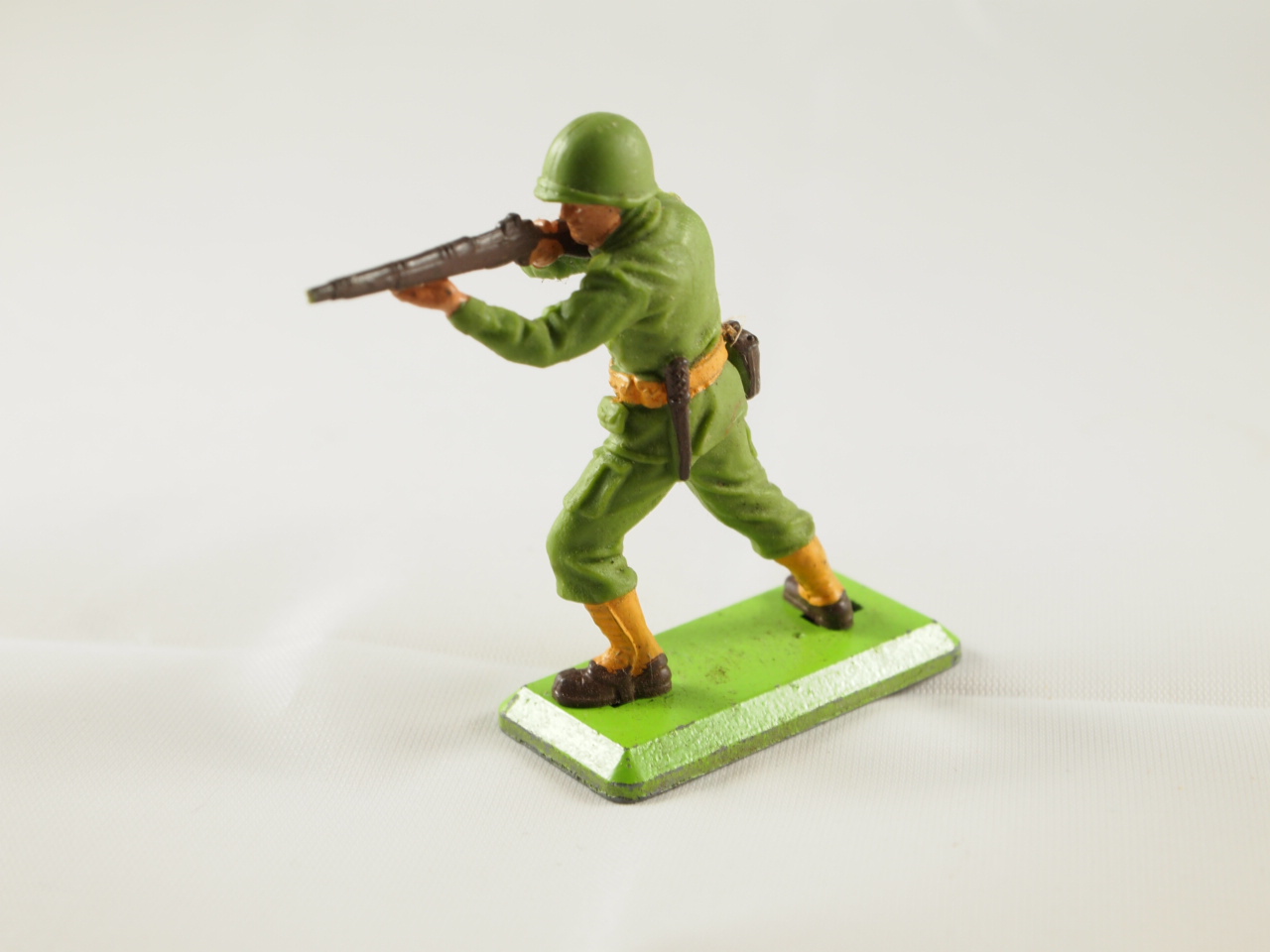 Britains - WWII American Soldier - Standing Firing Rifle